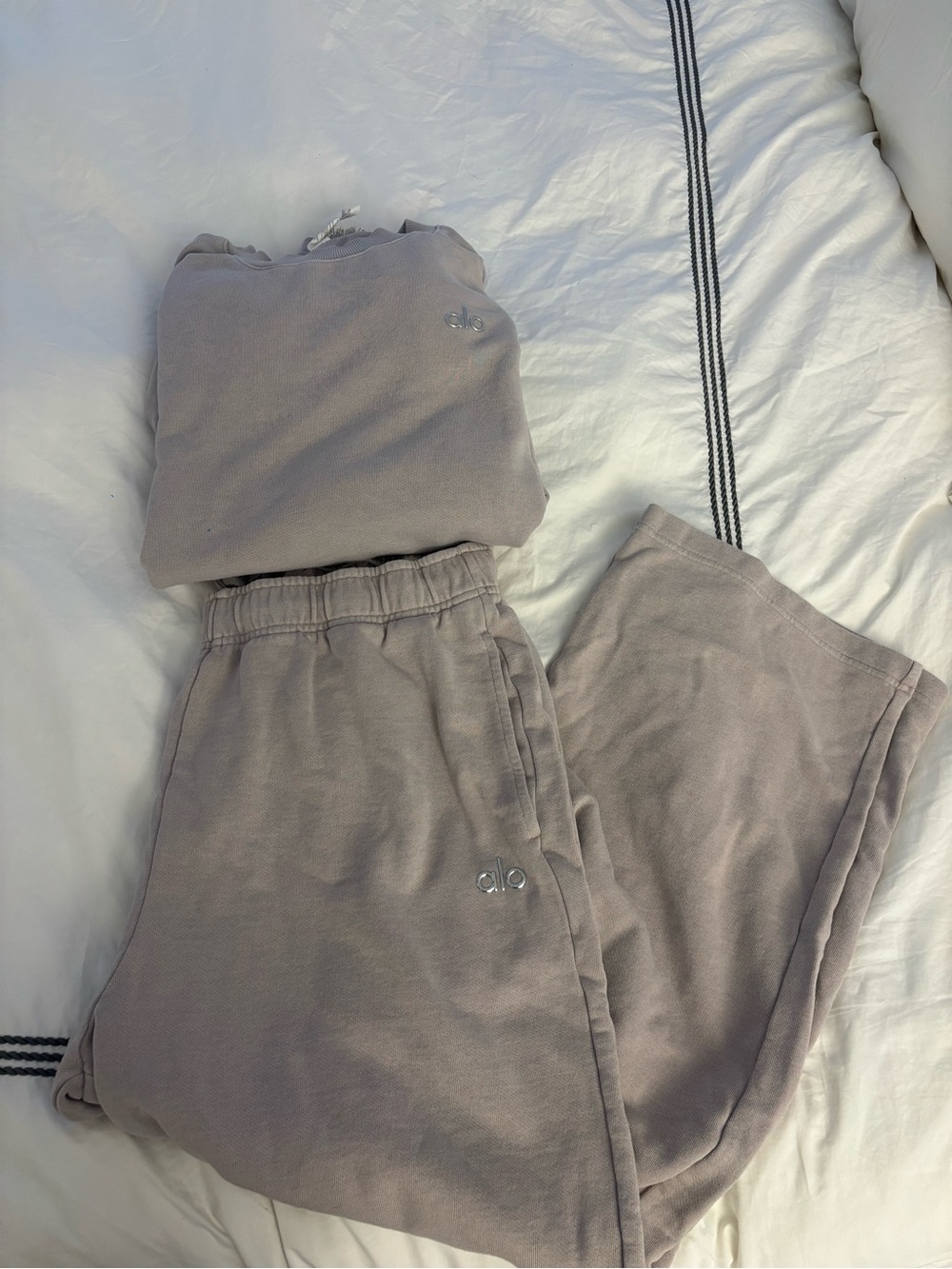 ALO grey lounge set